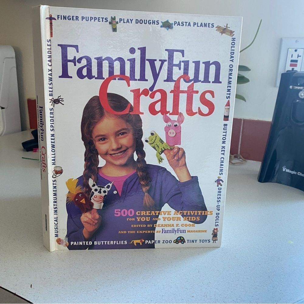 Family Fun Arts And Crafts Over 500 Creative Projects Hardcover Book
